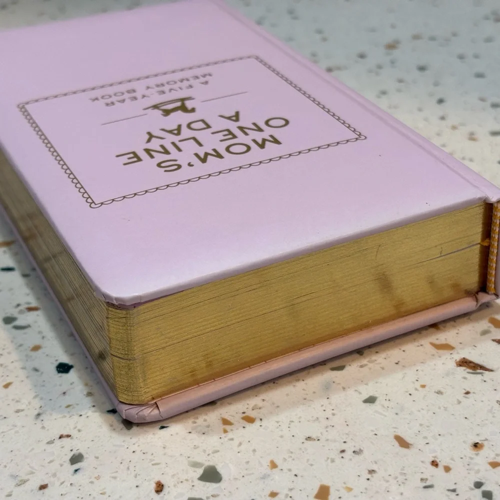 Mom’s‎ One Line A Day Five Year Memory Book Diary